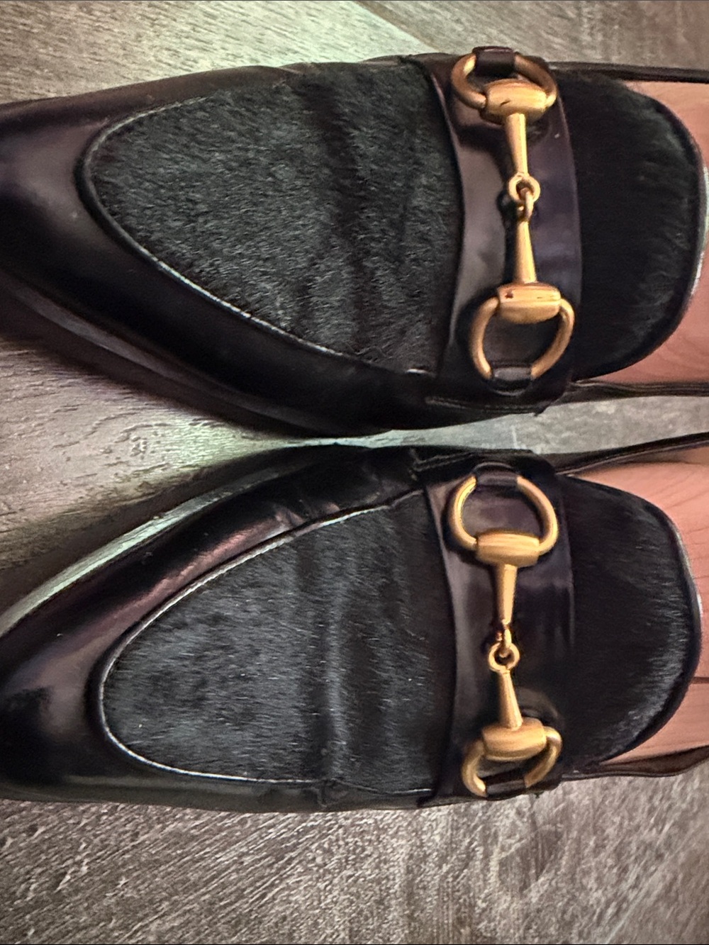 Gucci Black Leather & Pony Hair Horsebit Loafers with Gold Hardware - Picture 2 of 6